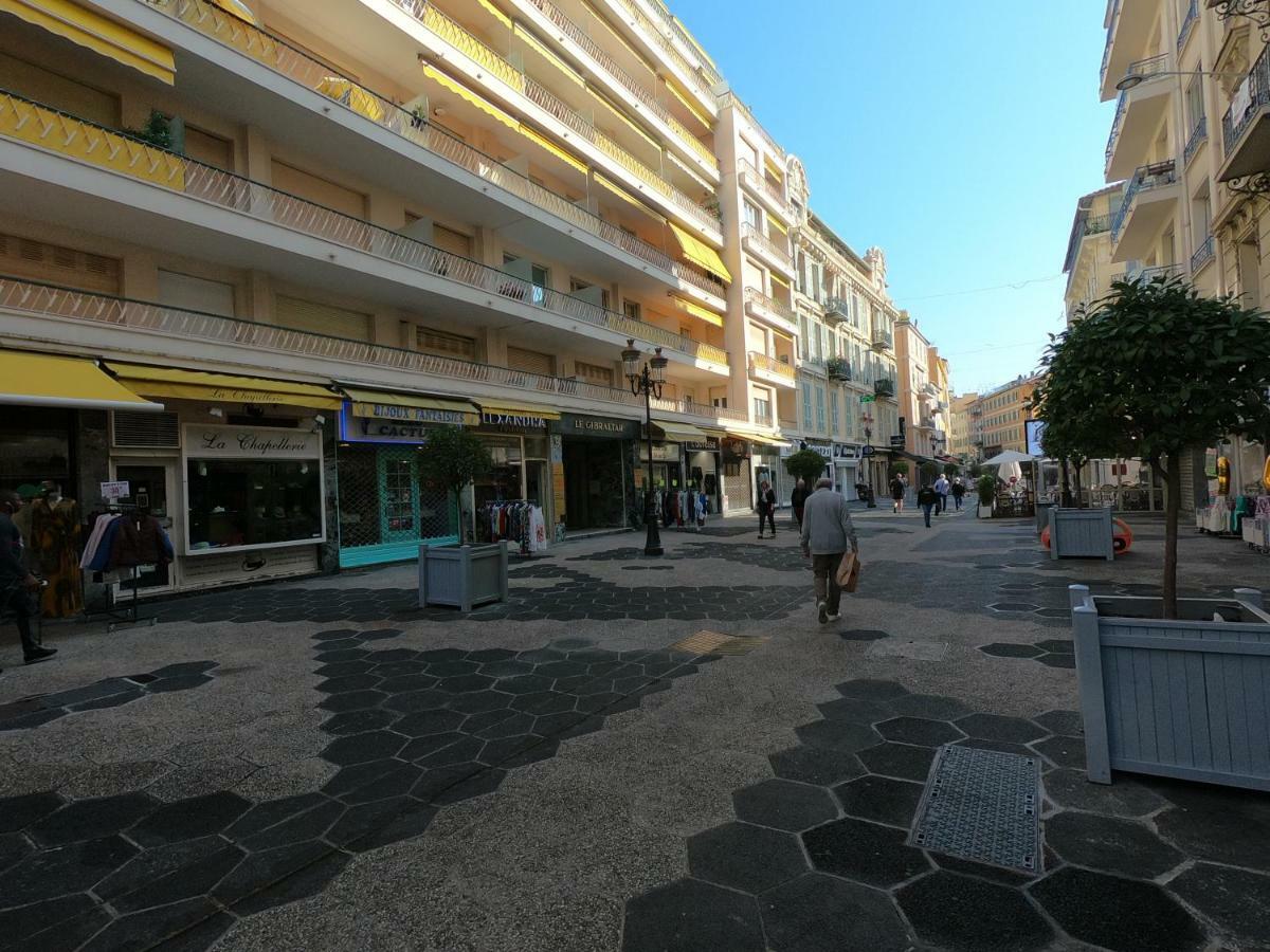 Royal Promenade Apartment Nisa Exterior foto